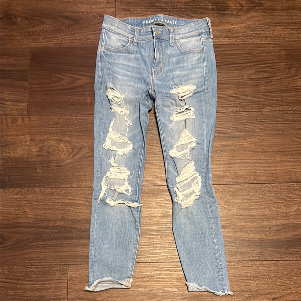 American Eagle Outfitters Women's Light Blue Distressed Cropped Jeans